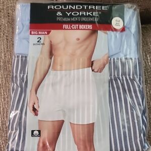 Roundtree & Yorke Men's Boxer Shorts - White and Blue (C8)